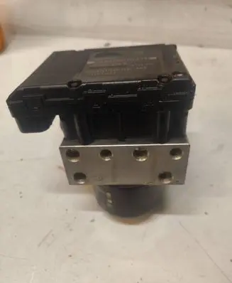 Skoda Octavia Mk1 (1U) ABS Pump 1J0907379G HLS8H05B21 5WK8474