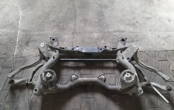 Mercedes-Benz C W204 Front subframe NOCODE