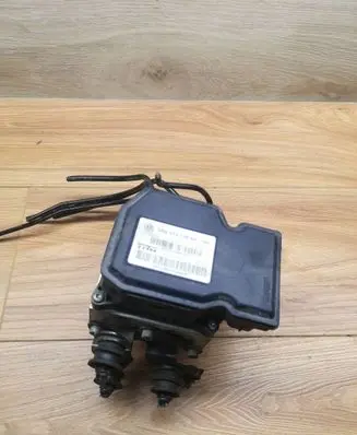 Volkswagen PASSAT B7 ABS Pump 3AA614109BK 17654070 54085622V