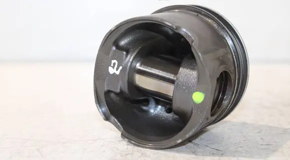 BMW 3 E90 E91 Piston 8487E