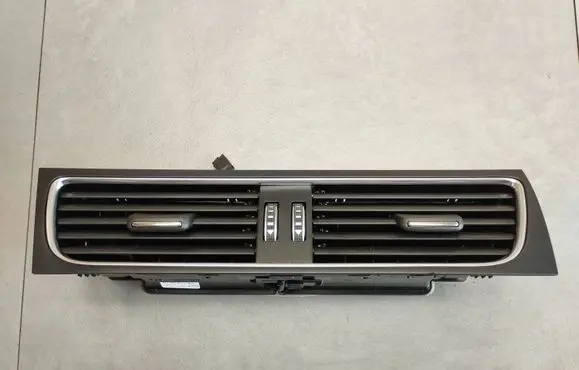 Audi A5 Sportback 8TA Dash center air vent grill 8T1820951E