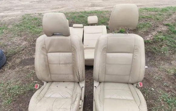 Seat set