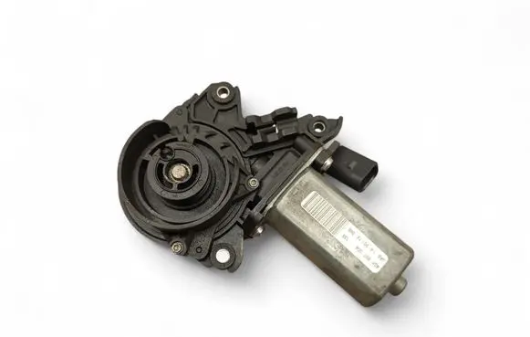 Audi A7 S7 4G Front door soft close latching motor 4G8837004