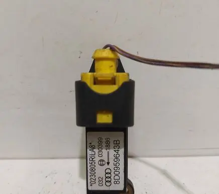 Audi A4 S4 B5 8D Airbag deployment crash/impact sensor 8D0959643B 030399 0230805RLLA8