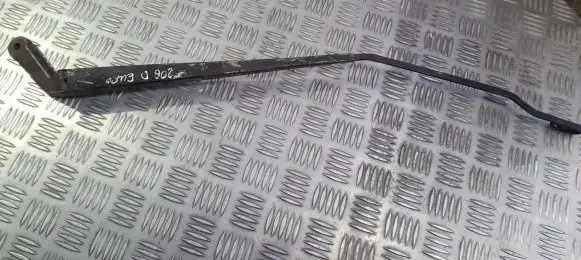 Peugeot 206 Front wiper blade arm