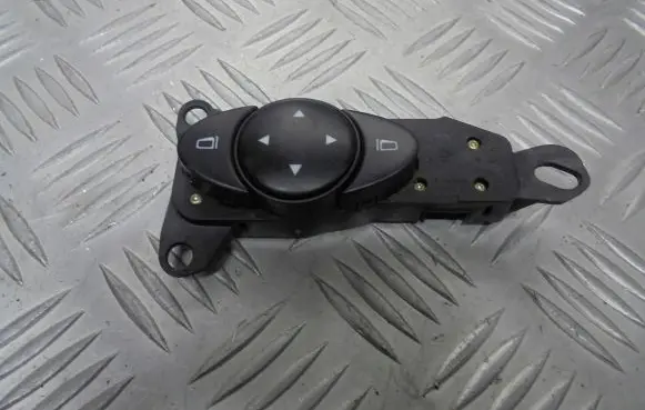 Mercedes-Benz E W211 Wing mirror switch 2118202110