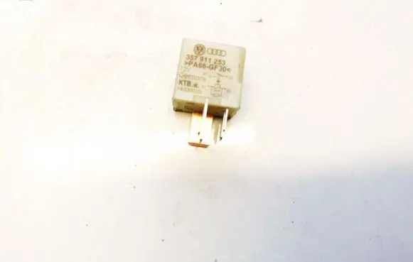 Volkswagen Golf IV Other relay 357911253