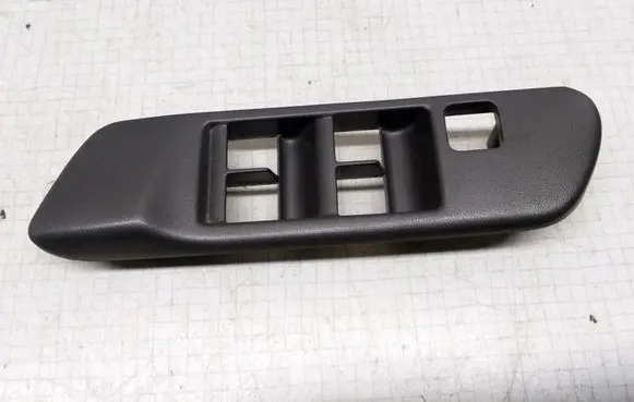 Nissan Primera Front door window switch trim 809612F0012