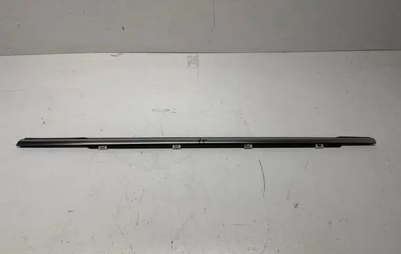 Hyundai i30 Rear door trim (molding) PRAWY