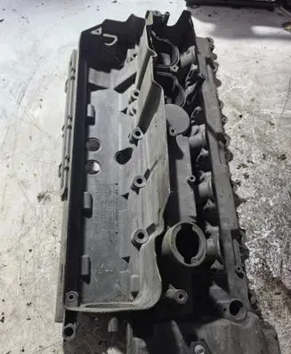 BMW 5 E60 E61 Rocker cam cover F01C310008 7789395