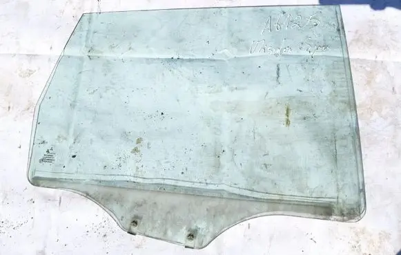 Mitsubishi Space Star Rear door window glass