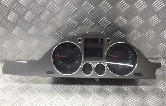 Volkswagen PASSAT B6 Tachometer 3C0920852R