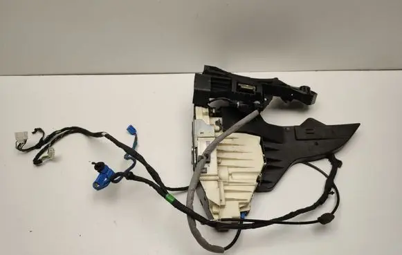 Mercedes-Benz CL C216 Front door lock A2217205835