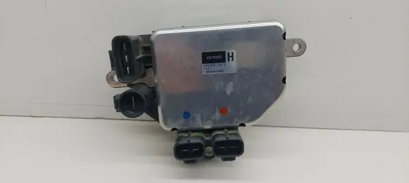 Acura RLX Fan control module 4993003610