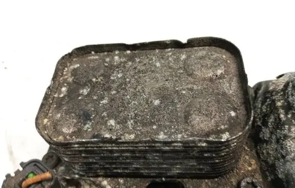 Citroen C4 Grand Picasso Engine oil radiator 