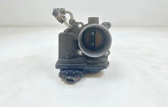 Toyota Corolla Verso AR10 Throttle valve 220300D010 01010 5B17