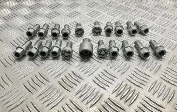 Audi A5 8T 8F Nuts/bolts 
