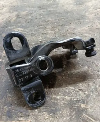 Ford Courier Rear door exterior handle/bracket ET76A268B40AC 6MJ3A 22172