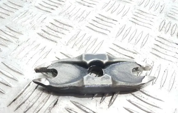 Mazda 323 Fuel Injector clamp holder