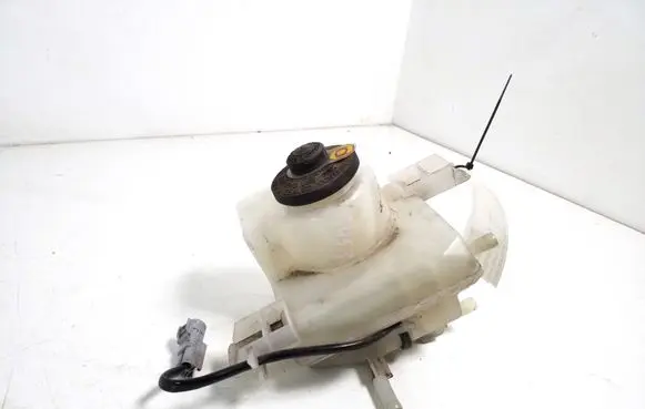 Toyota Prius+ (ZVW40) Brake fluid reservoir 47220-47080