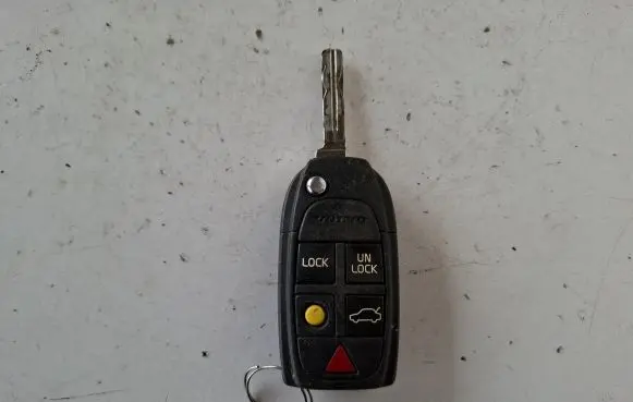 Volvo V70 Ignition key/card 