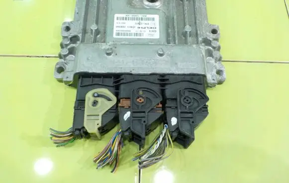 Ford Grand C-MAX Engine control unit/module BV6112A650AEK
