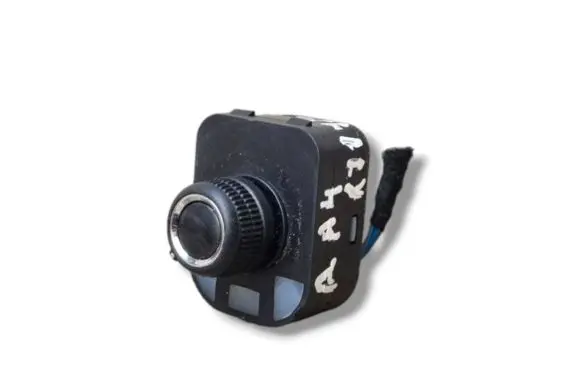 Wing mirror switch