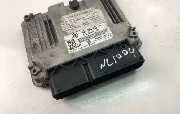 Volkswagen Golf V Engine control unit/module 03G906021KH