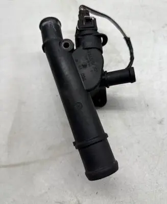 Volkswagen Golf IV Thermostat 038121133