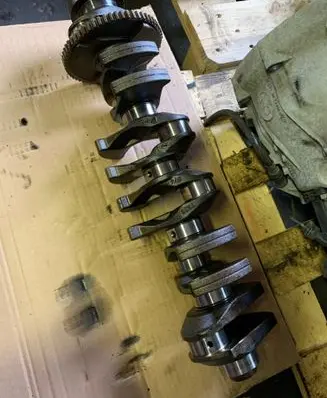 BMW 5 E60 E61 Crankshaft 7529074