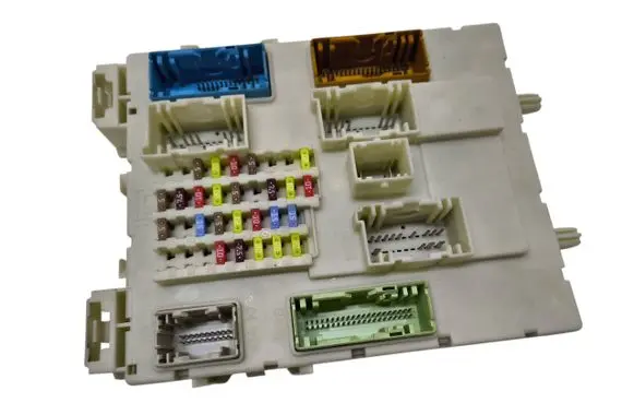 Ford Focus Fuse module BV6T14014BBC AV6T9A340AAA BV6N14A073DG