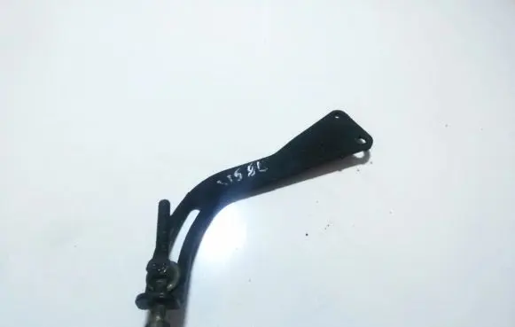 Nissan Almera N16 Engine mounting bracket