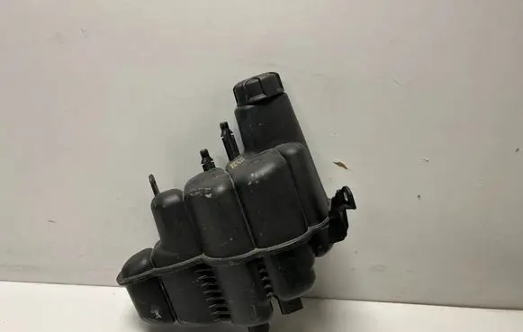 BMW iX1 Coolant expansion tank/reservoir 8476673