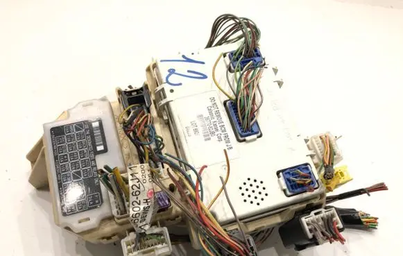 Suzuki Swift I Other control units/modules 36770-62JBO