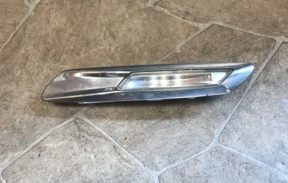BMW 5 F10 F11 Front fender indicator light 7154168