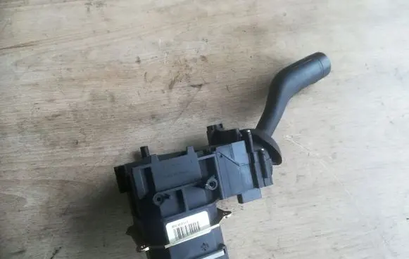 Volkswagen Touareg I Indicator stalk 3D0953513