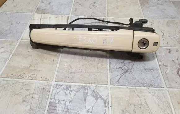 Mercedes-Benz E W210 Front door exterior handle 2027660205