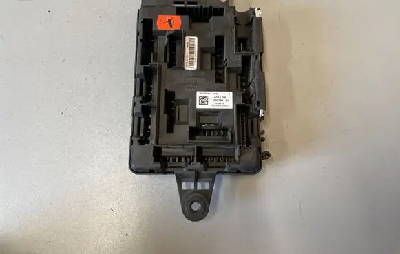 BMW 1 F20 F21 Fuse module 933788101