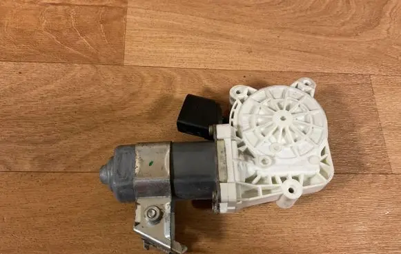 BMW 5 E60 E61 Rear door window regulator motor 7075671