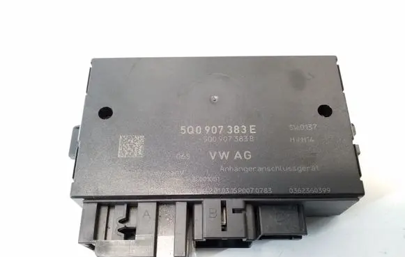 Volkswagen Golf VII Tow bar trailer control unit/module 5Q0907383E 5Q0907383B