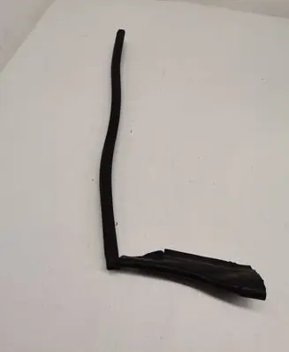 Mercedes-Benz CLS C218 X218 Engine compartment rubber A2186280098