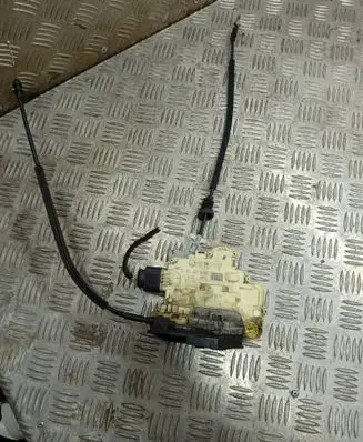 Volkswagen PASSAT B6 Front door lock 3C1837015A