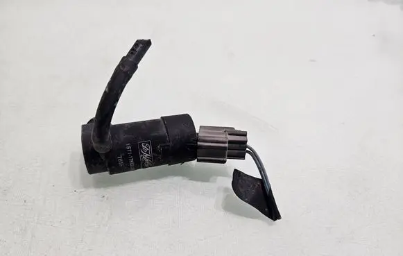 Volvo S80 Windscreen/windshield washer pump 1S7117K624DD