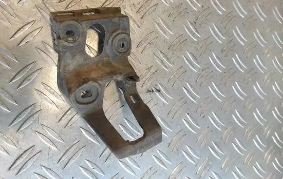 Audi A4 S4 B7 8E 8H Fender mounting bracket 8E0853921D