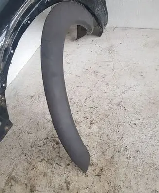 Volvo XC70 Fender trim (molding)