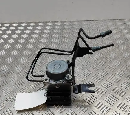 Nissan Note (E11) ABS Pump 476609U100
