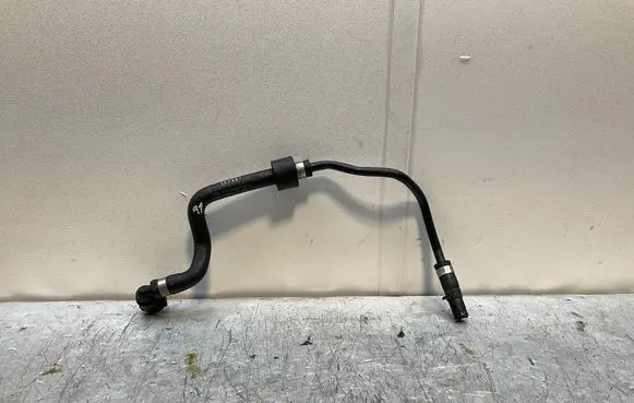 Engine coolant pipe/hose