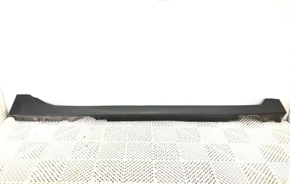 Front sill (body part)