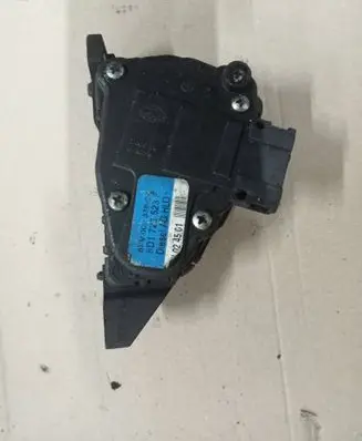 Audi A6 Allroad C5 Accelerator throttle pedal 8D1723523F