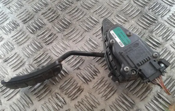 Renault Master II Accelerator throttle pedal 924540019